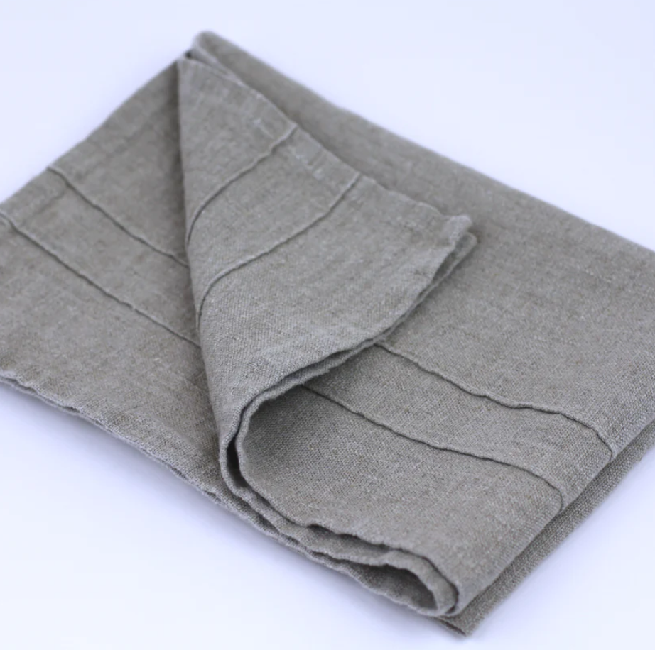 HAND TOWEL LINEN NATURAL WITH TUCKS
