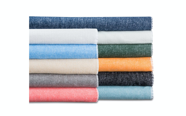 PEZZO THROW COLLECTION