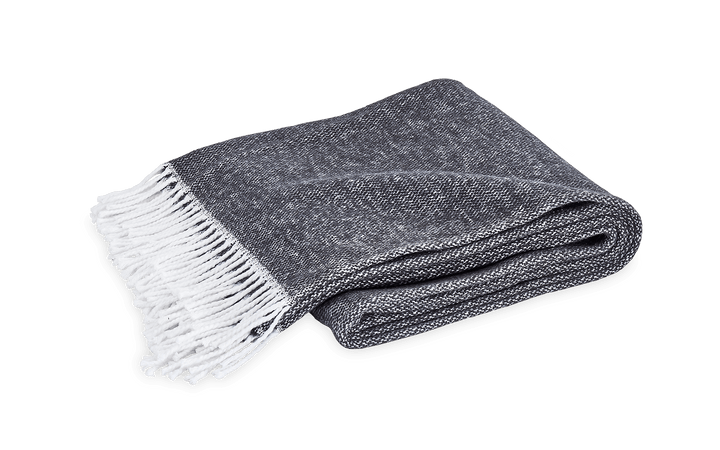 PEZZO THROW COLLECTION