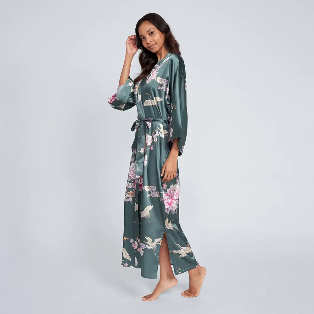 ROBE CHRYSATHEMUM & CRANE LONG
