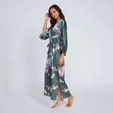 ROBE CHRYSATHEMUM & CRANE LONG