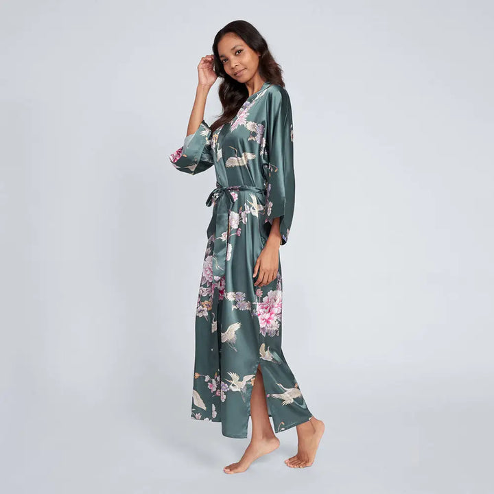 ROBE CHRYSATHEMUM & CRANE LONG
