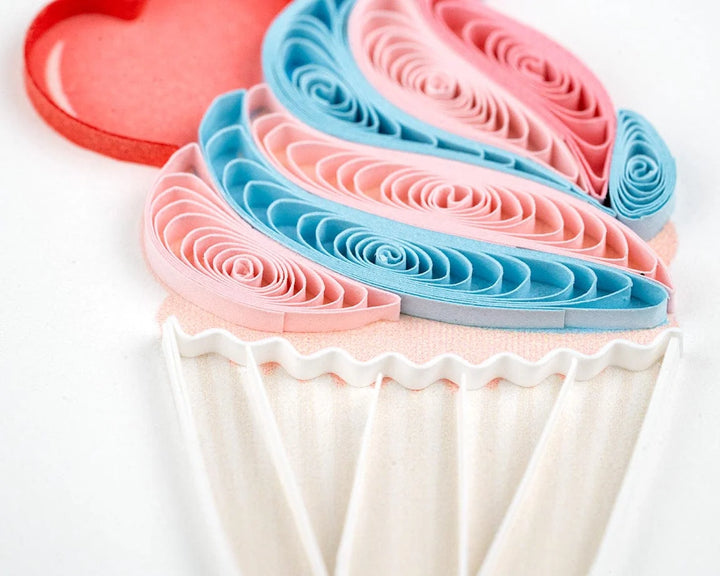 BIRTHDAY GREETING CARD "CUPCAKE TRIO"