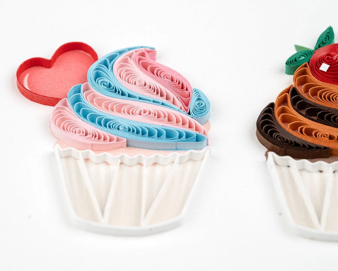 BIRTHDAY GREETING CARD "CUPCAKE TRIO"