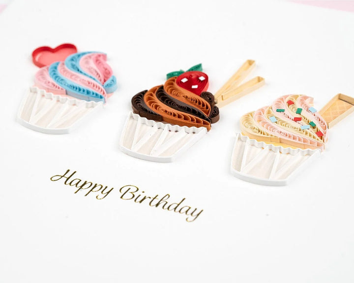 BIRTHDAY GREETING CARD "CUPCAKE TRIO"