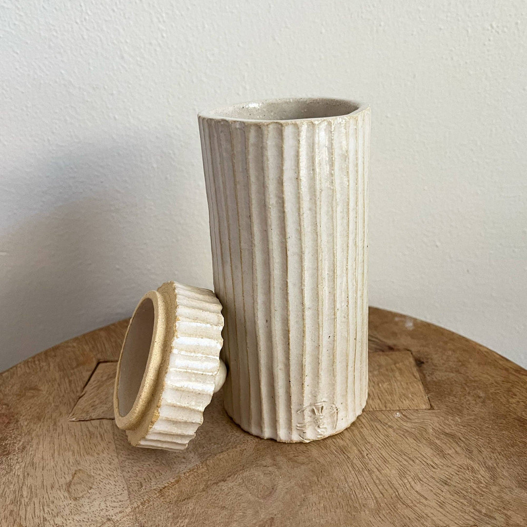 JAR RIBBED WITH LID