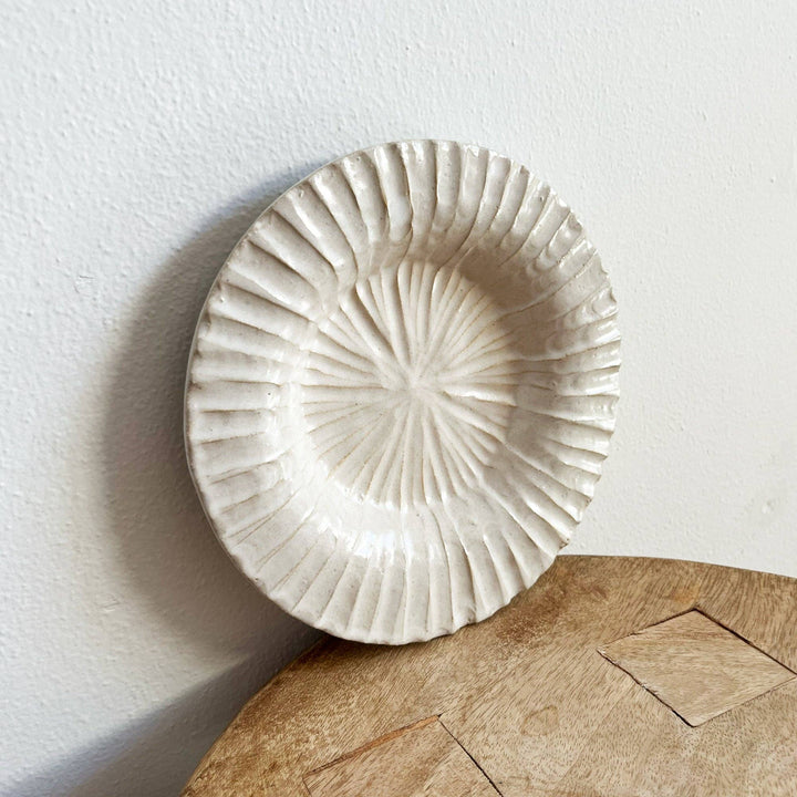 ROUND TRAY TEXTURED CATCHALL