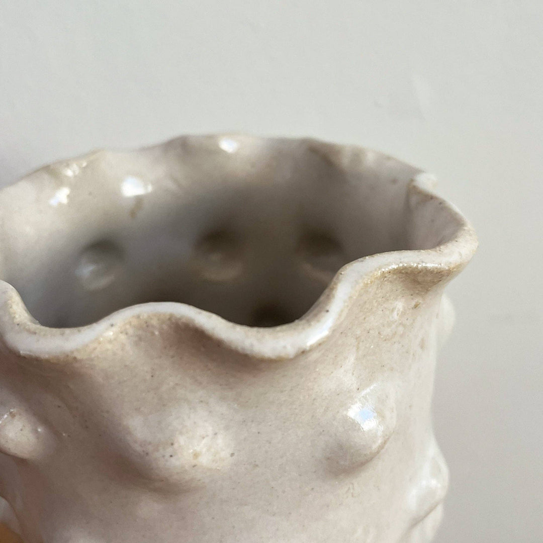 VASE BUMPS & RUFFLES
