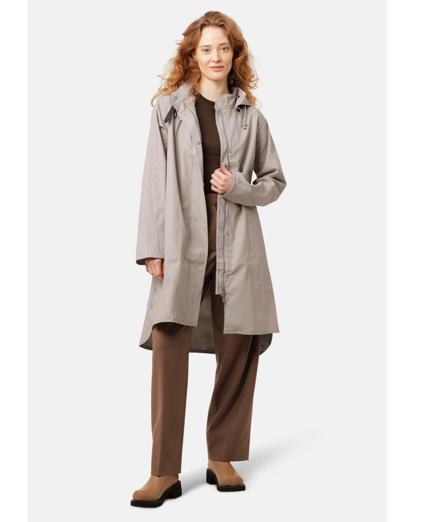 RAINCOAT/SLICKER ATMOSPHERE
