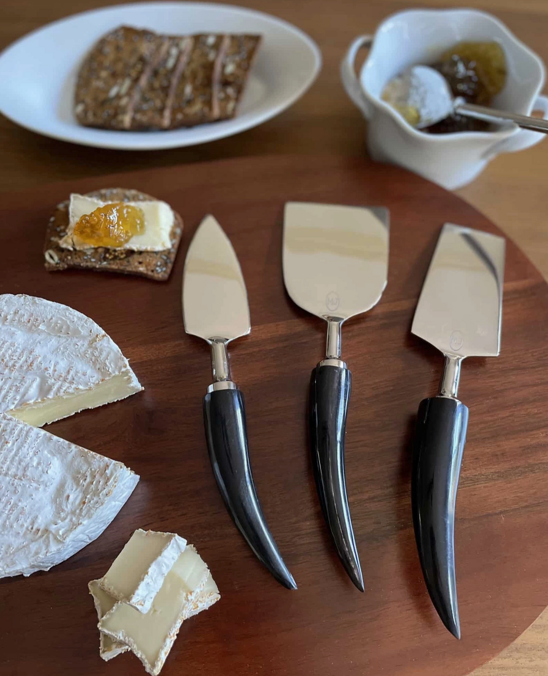 CHEESE SET OF 3 WITH BUFFALO HORN #42539