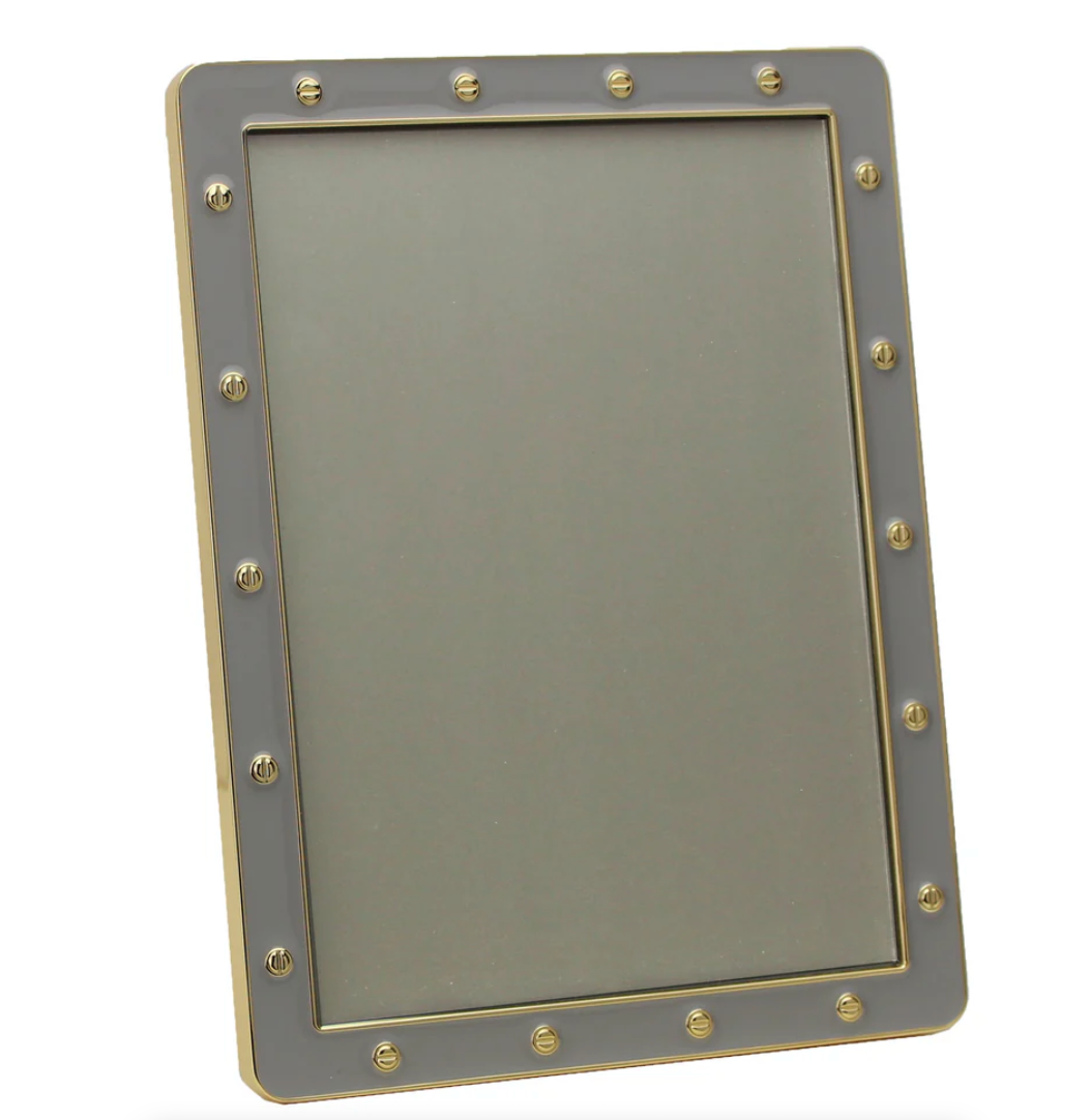 FRAME CHIFFON ENAMEL & GOLD LOCKET
