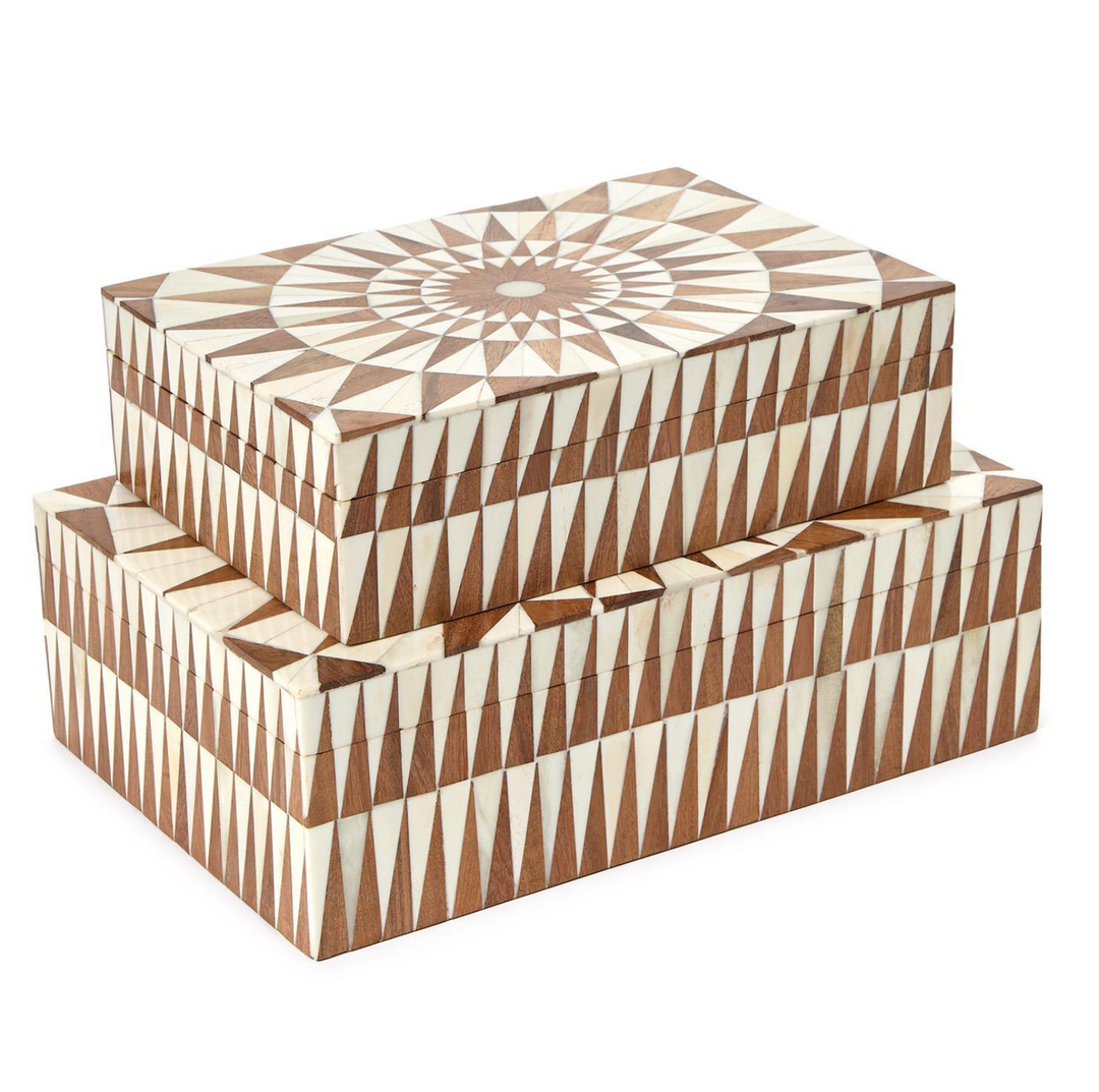 BOX PATTERNED HINGE COVERED