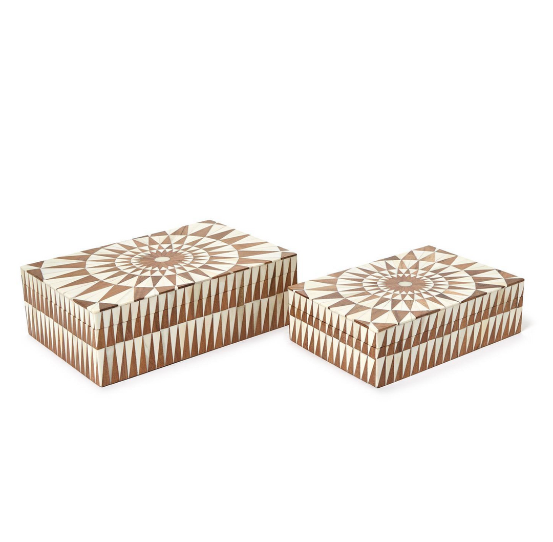 BOX PATTERNED HINGE COVERED