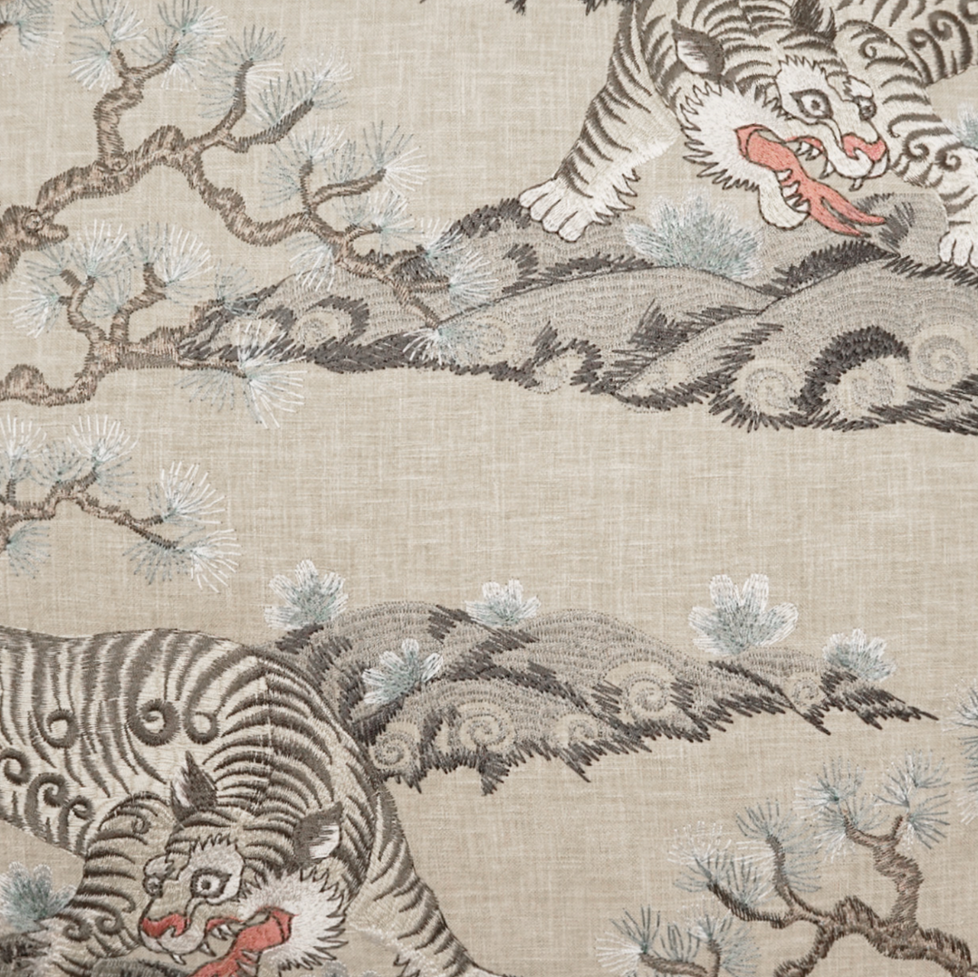 PILLOW FEATHER DOWN ZEN TIGERS 24"X24"