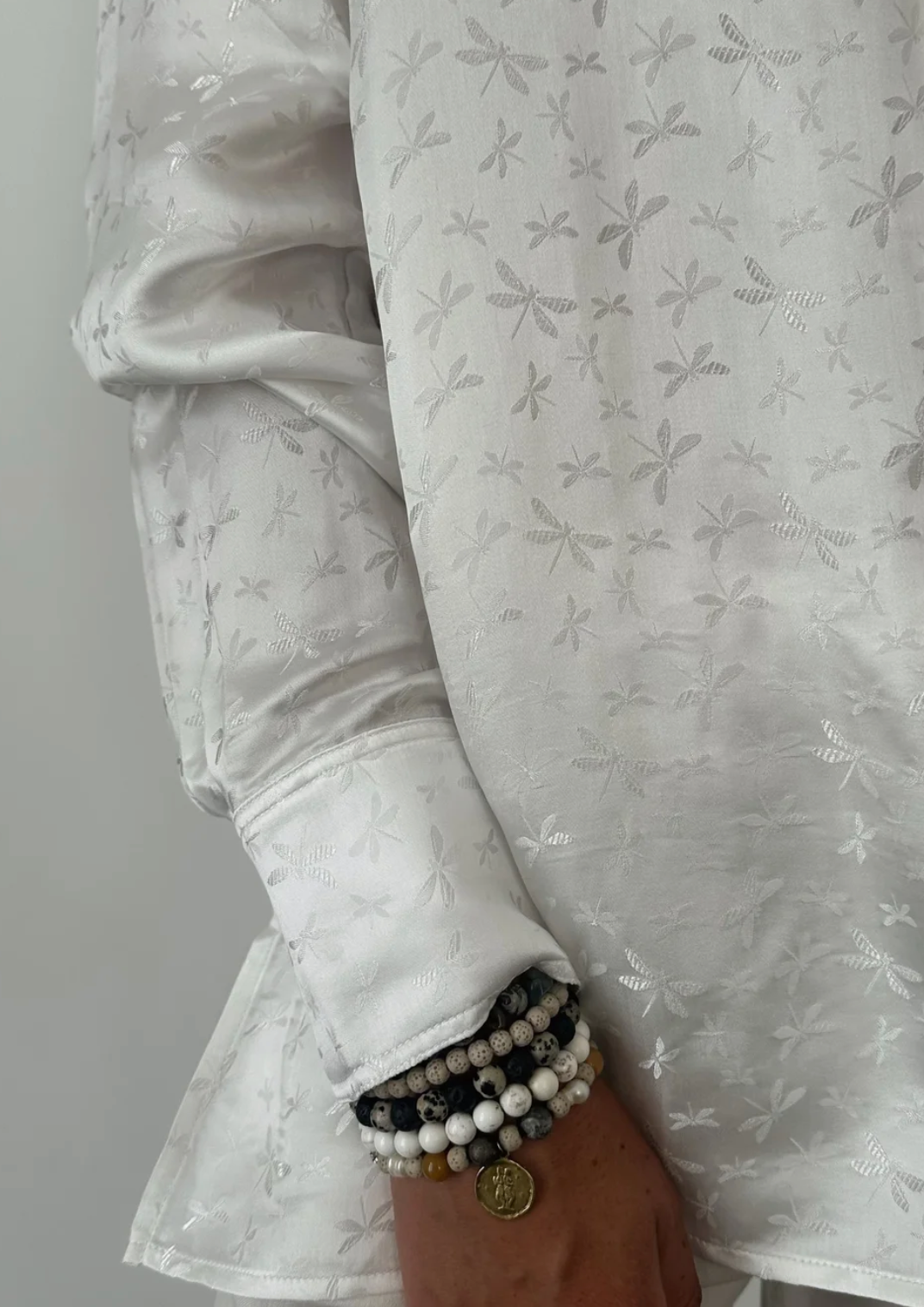 SHIRT WHITE W/ DRAGONFLIES