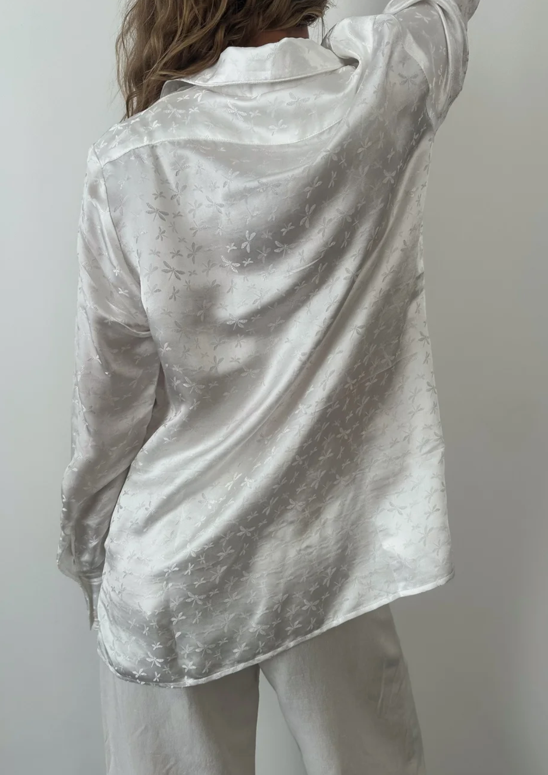 SHIRT WHITE W/ DRAGONFLIES