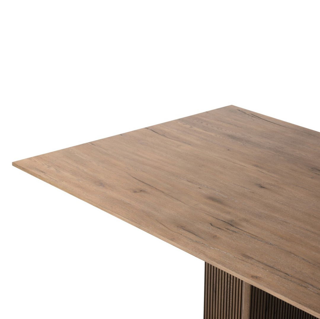 LEO DINING TABLE