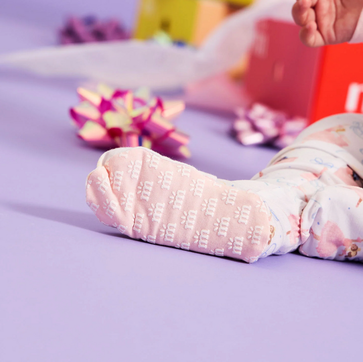 FOOTIE W/ RUFFLE PRETTY PLIES