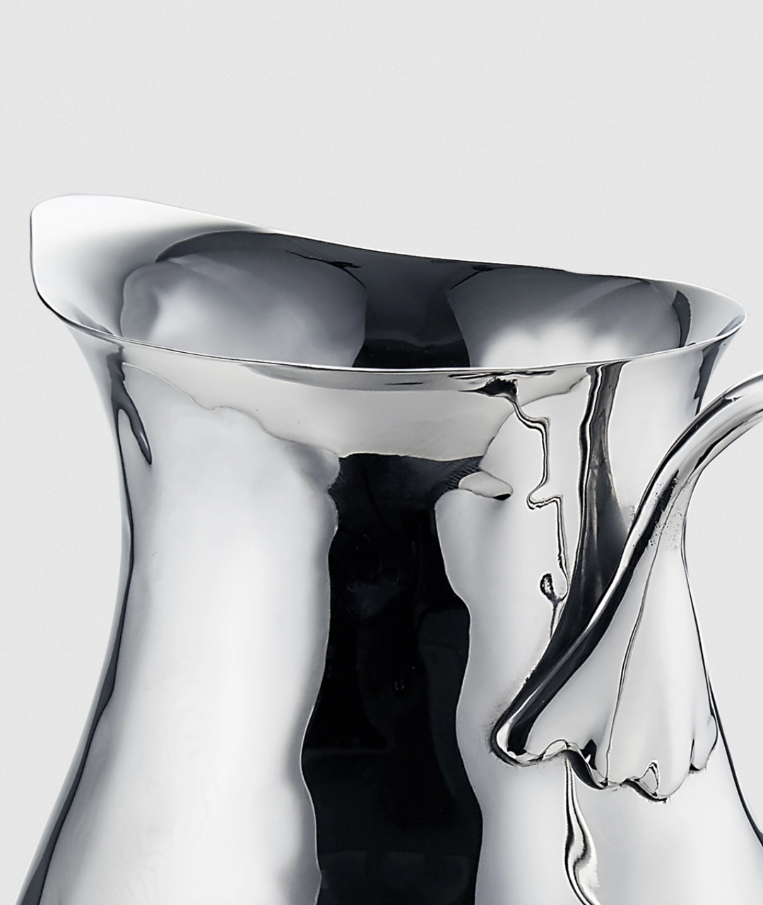 PITCHER S/S LEAF HANDLE