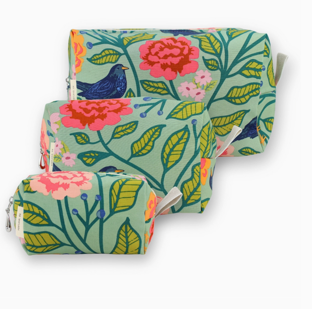TOILETRY BAG BIRDS ON SAGE
