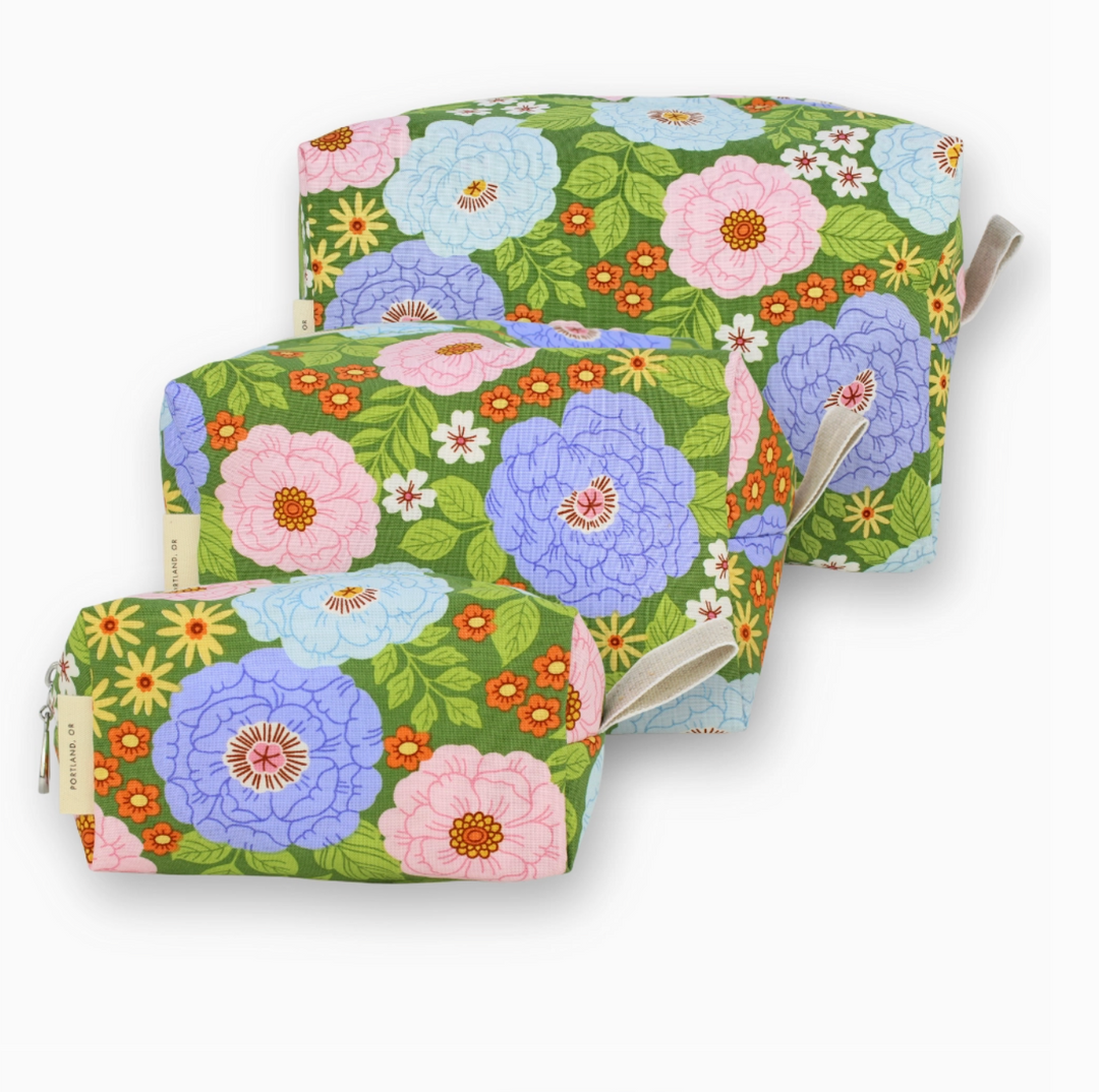 TOILETRY BAG PINK FLORAL ON GREEN