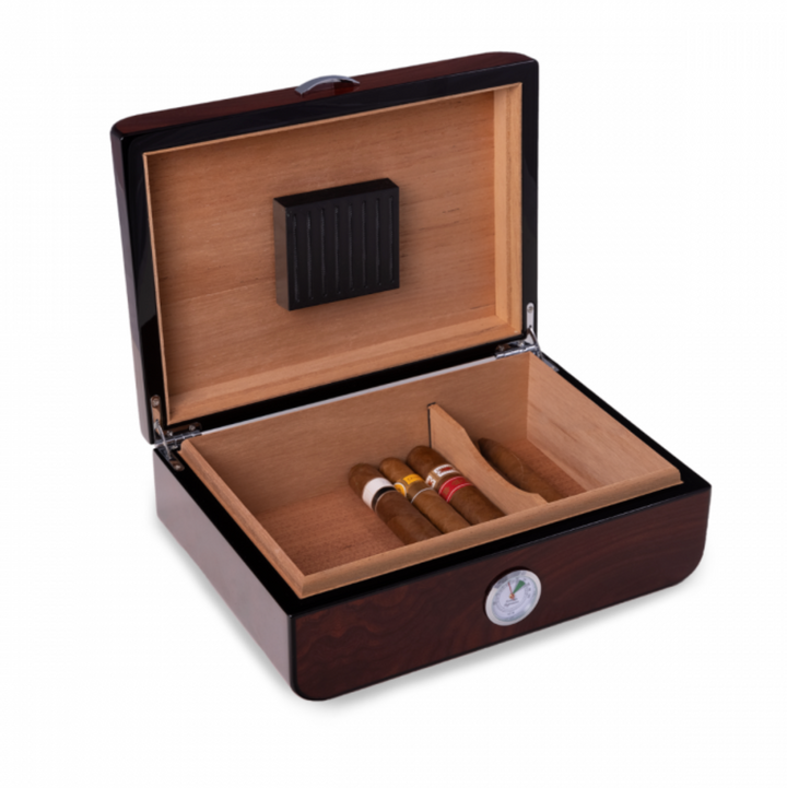 CIGAR HUMIDOR WALNUT WOOD