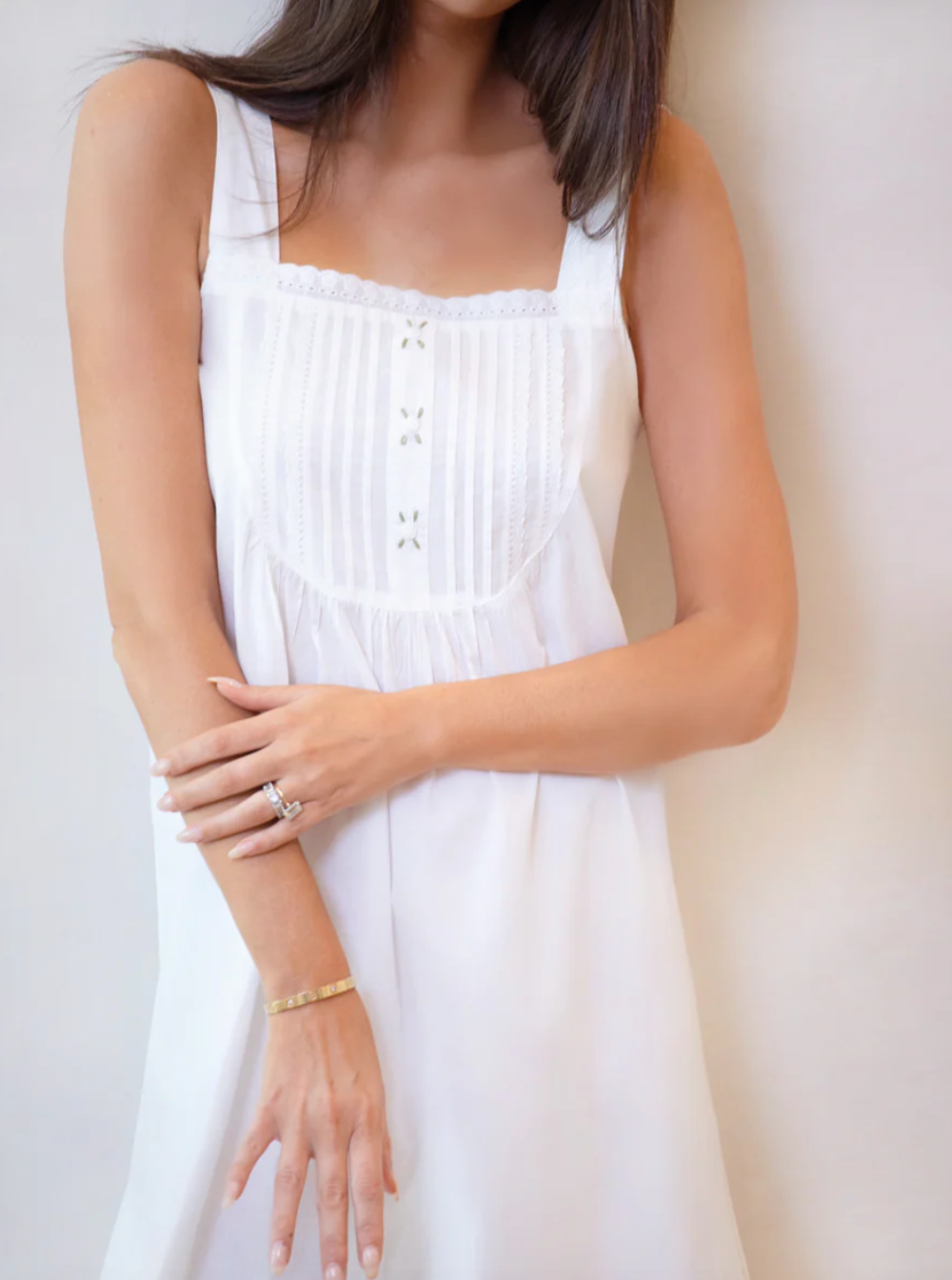 NIGHTGOWN WHITE STRAP SLEEVES EYELET LACE