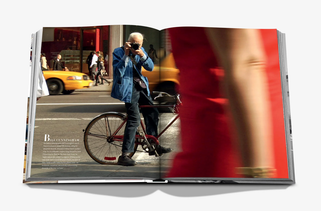BOOK "FIFTH AVENUE: 200 YEARS OF STORIES AND LEGENDS"