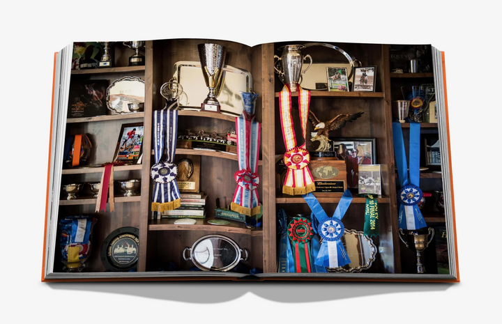 BOOK "WELLINGTON: THE WORLD OF HORSES"