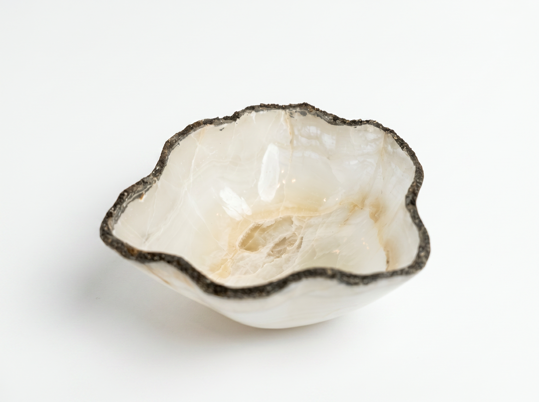BOWL ONYX WHITE W/ ORGANIC BORDER 11L 10W 5.5H