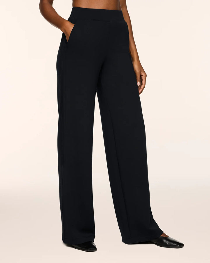 WIDE LEG PANT AIRESSENTIALS PINTUCK