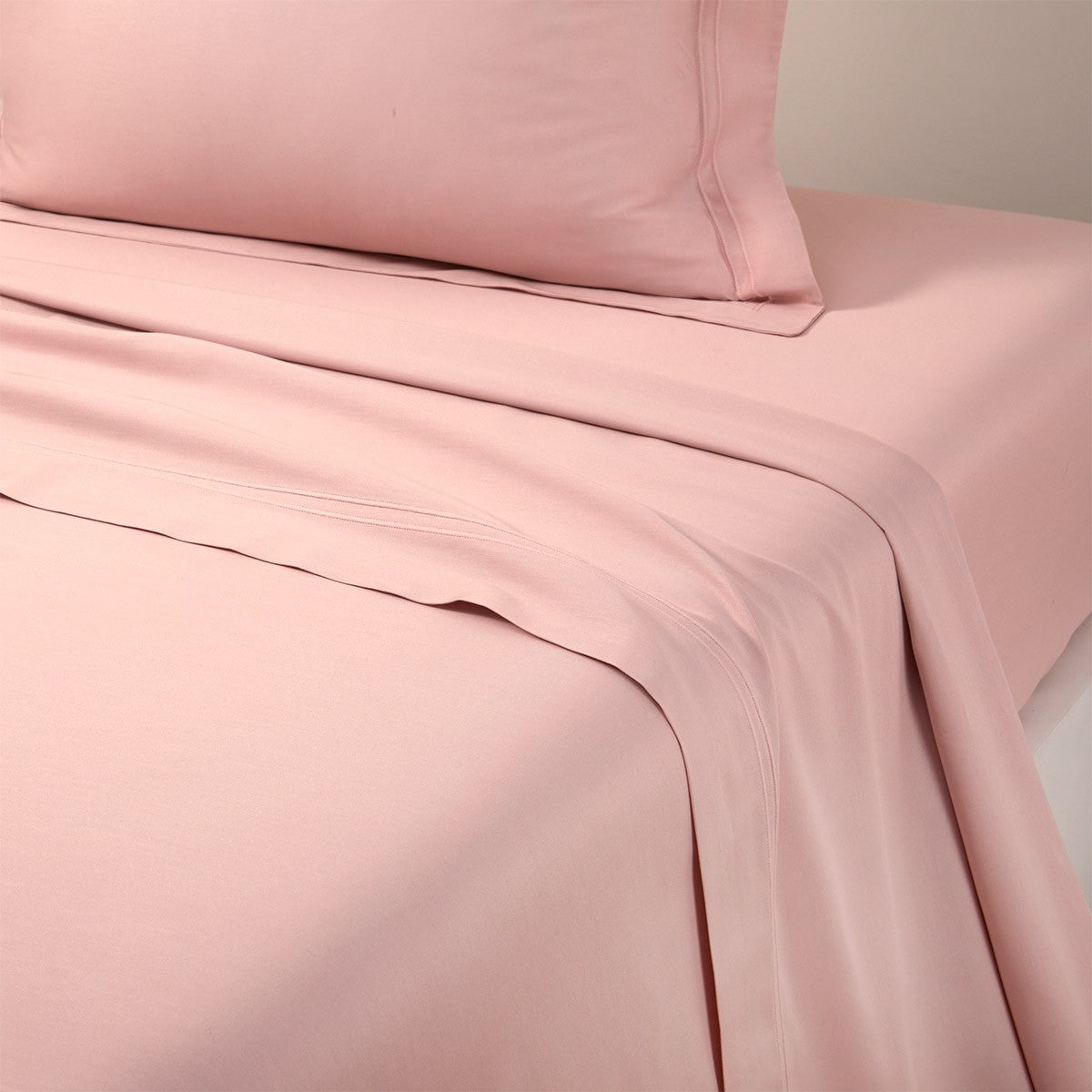 YVES DELORME TRIOMPHE BEDDING COLLECTION (Duvet Covers and Sheets)