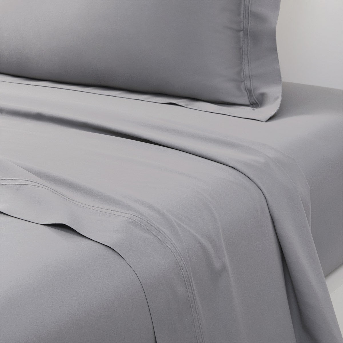 YVES DELORME TRIOMPHE BEDDING COLLECTION (Duvet Covers and Sheets)