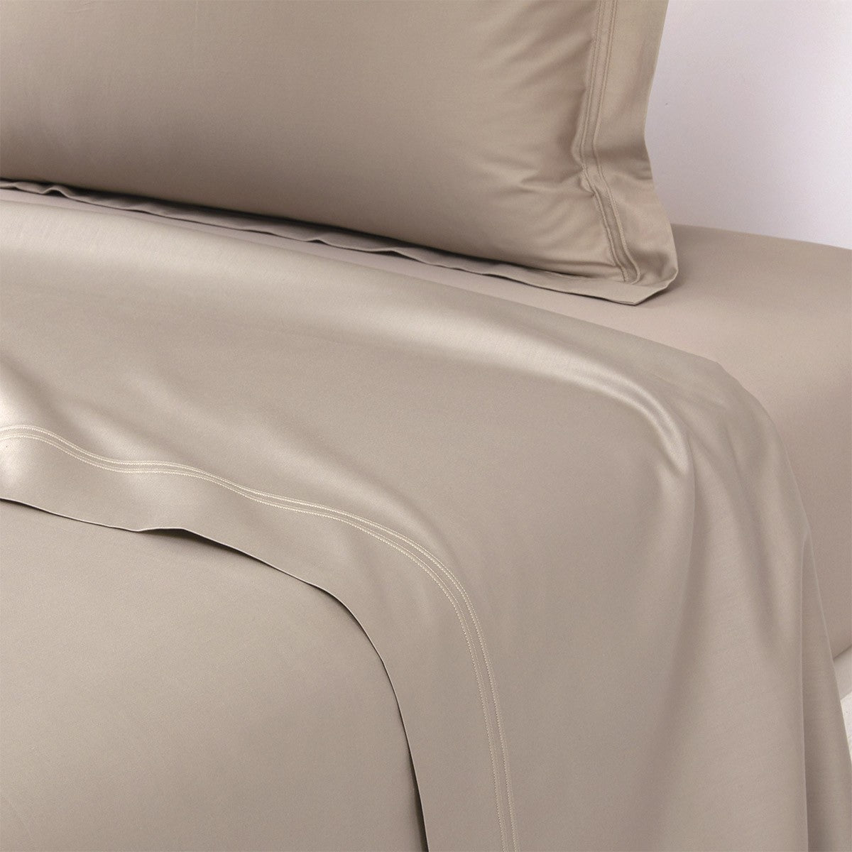 YVES DELORME TRIOMPHE BEDDING COLLECTION (Duvet Covers and Sheets)