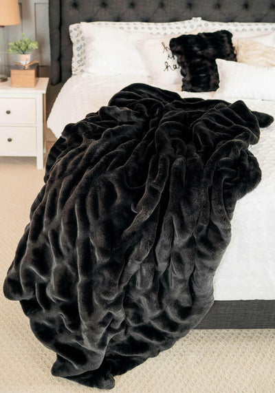 THROW ONYX MINK FAUX FUR