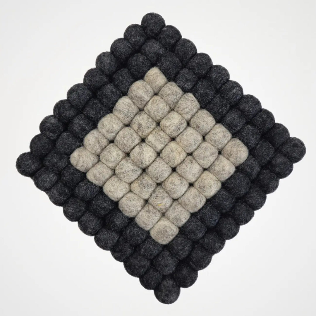 TRIVET POM POM CHARCOAL OFF BROWN