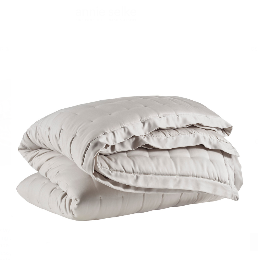 COVERLET SILKEN SOLID PUFF