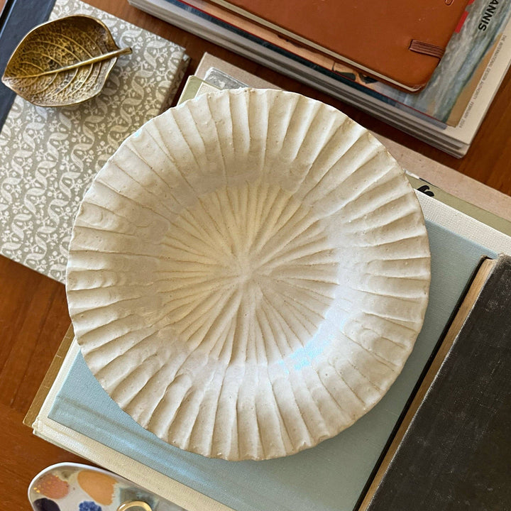 ROUND TRAY TEXTURED CATCHALL