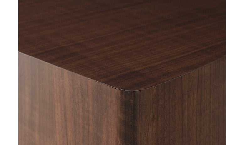 BUDDING COCKTAIL TABLE