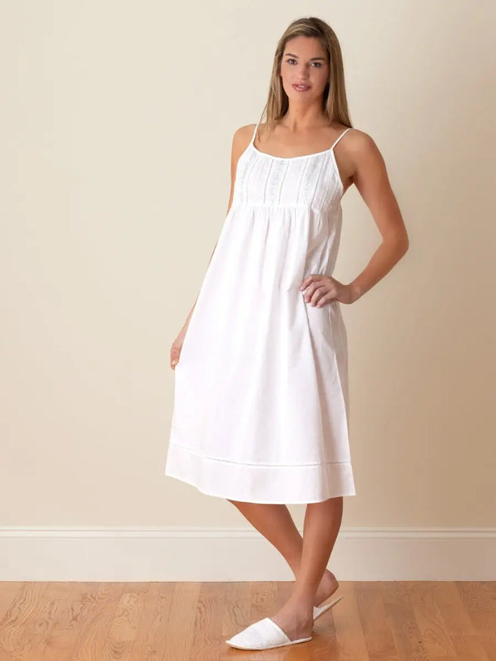 NIGHTGOWN WHITE STRAP SLEEVES EYELET LACE
