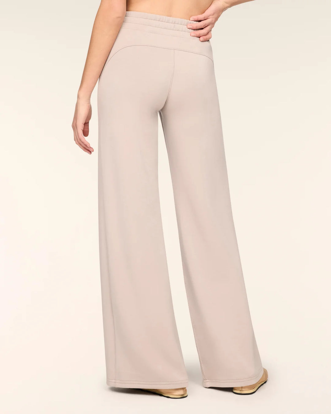 WIDE LEG PANT AIRESSENTIALS