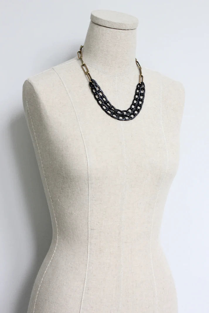 NECKLACE BLACK & BRASS CHAIN