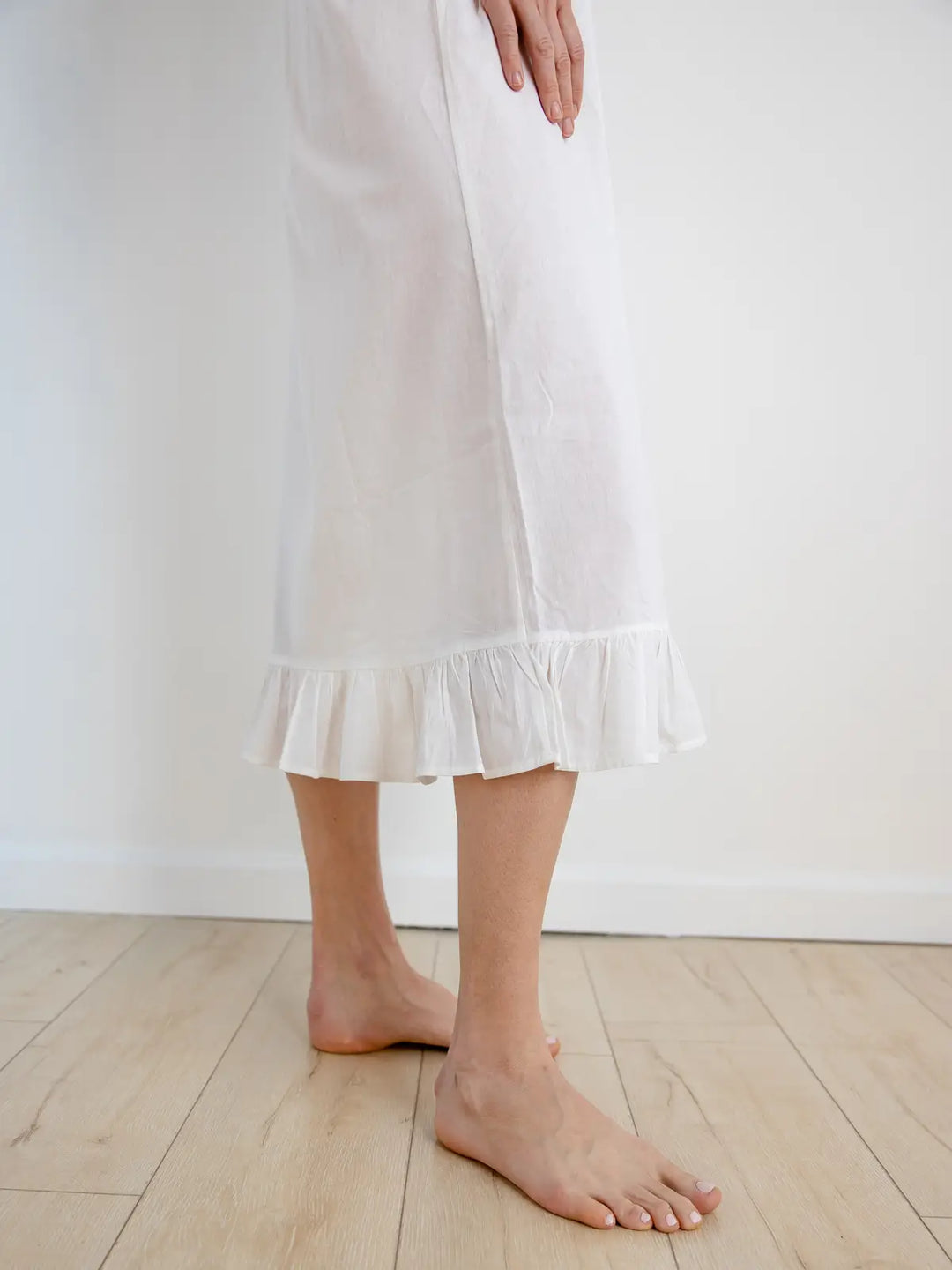 NIGHTGOWN WHITE WITH BLUE SMOCKING ON BODICE