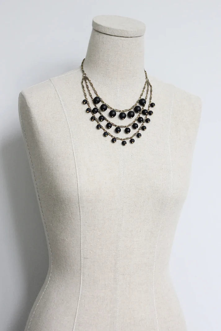 NECKLACE BIB MATTE JET GLASS