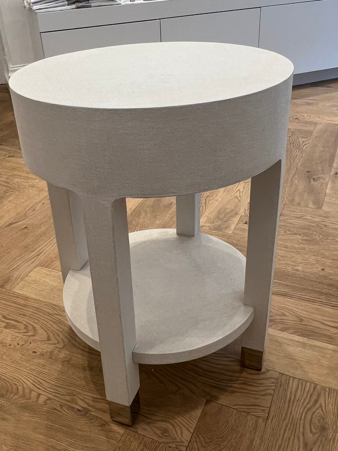 SIDE TABLE 1-DRAWER ROUND CREAM LINEN #55107