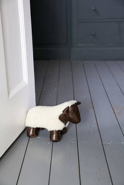 DOORSTOP SHEEPSKIN IVORY