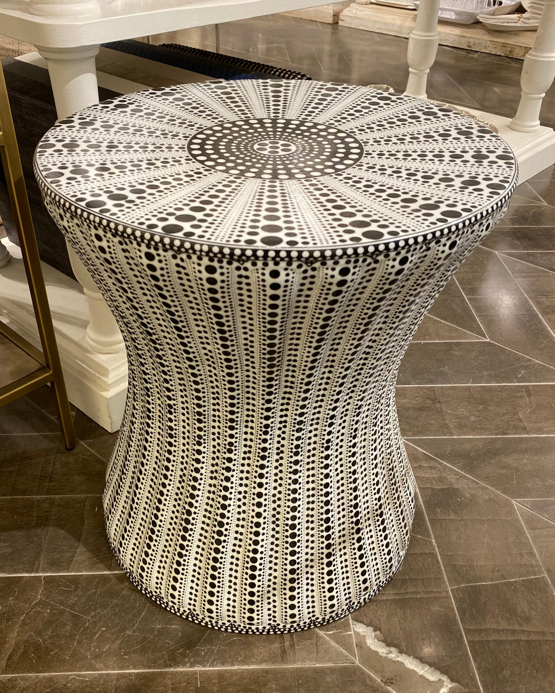 STOOL/TABLE WHITE BLACK CONCAVE RIBBED #56070