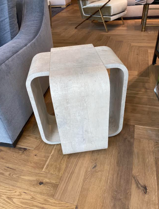 END TABLE SQUARE WITH CURVED CORNERS #58828