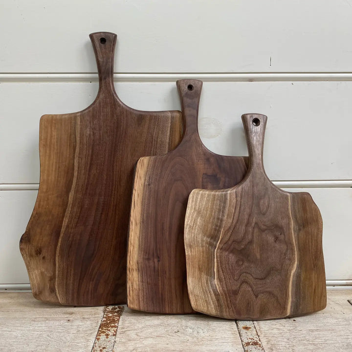 SERVING BOARD WITH HANDLE BLACK WALNUT