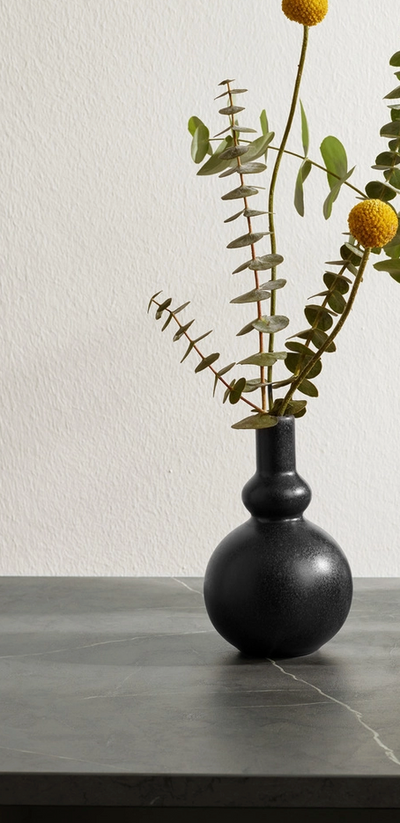 VASE BLACK IRON EARTHEN